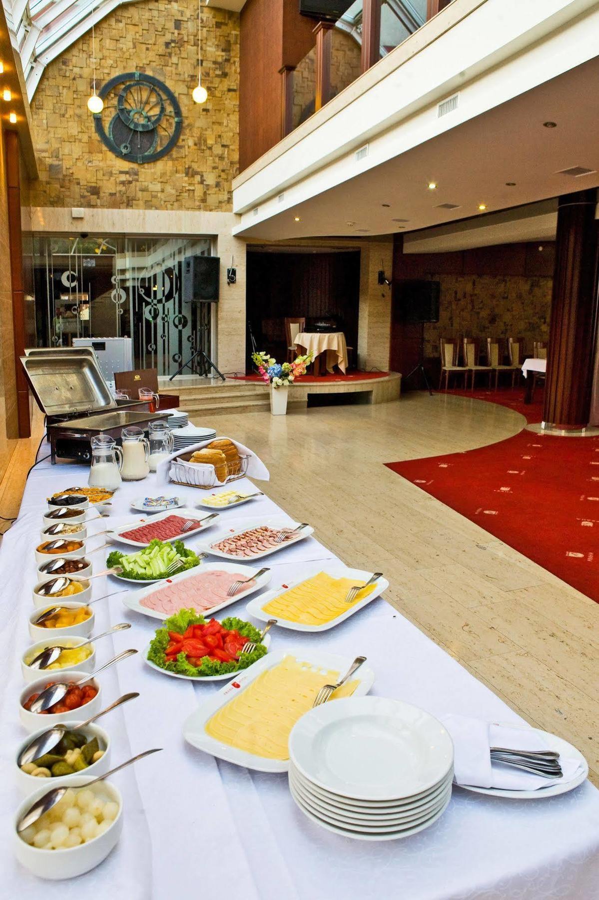 Praha Park Hotel Ujhorod Exterior foto